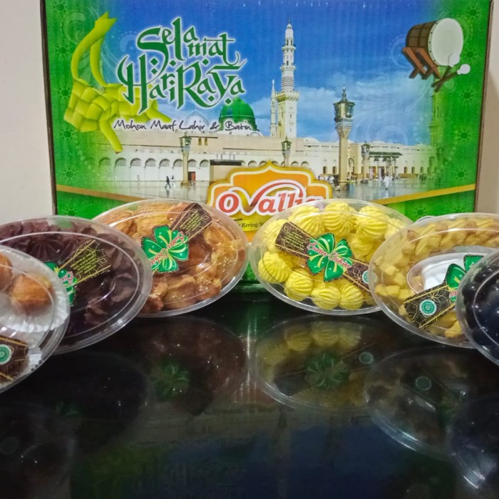 

PAKET KUE LEBARAN VARIAN OVALLIA