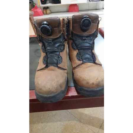 sepatu safety redwing boa 4216