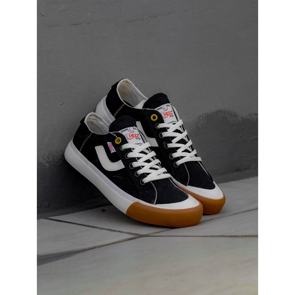 SNEAKERS CHEZZ FOOTWEAR EMPOEROR LOW BLACK WHITE |SNEAKERS BEST SELLER|