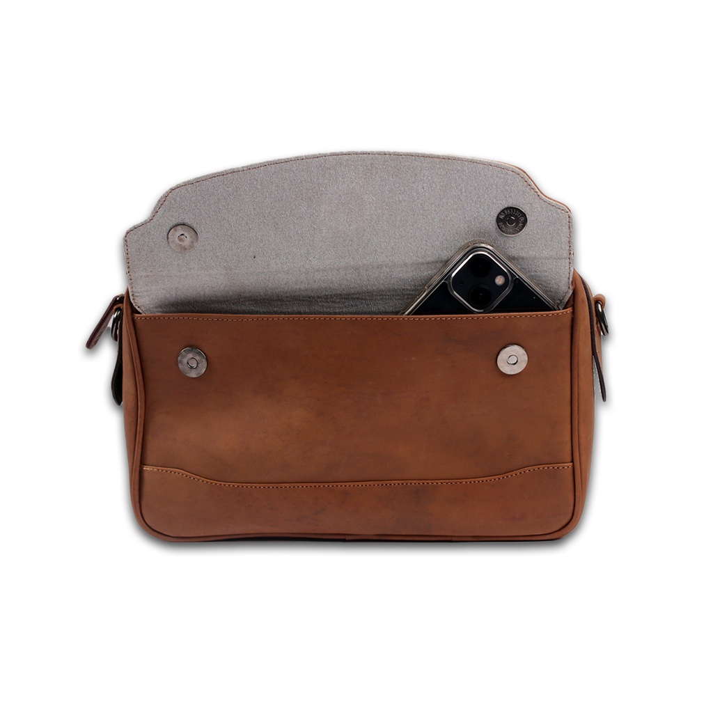 Tas Pouch/Doppkit/Slingbag Kulit Asli DANISH by BULL.LTHR (Adjustable)