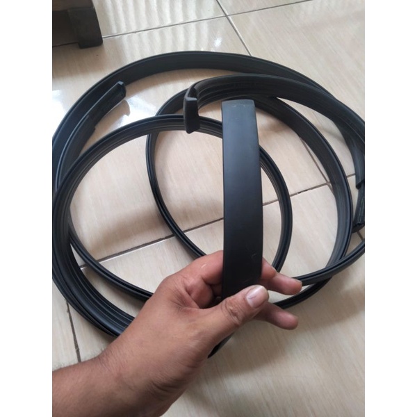 Karet roof avanza 2022