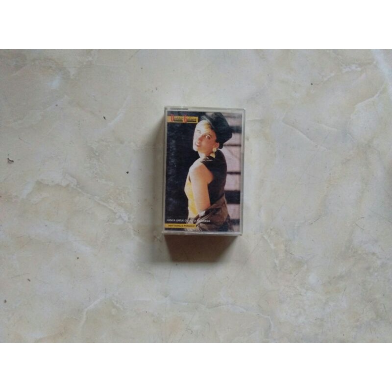 kaset pita DEBBIE GIBSON