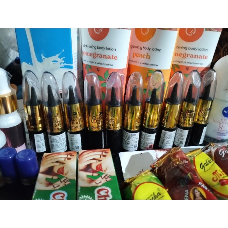 celak alis Arab  Kajal (warna hitam)