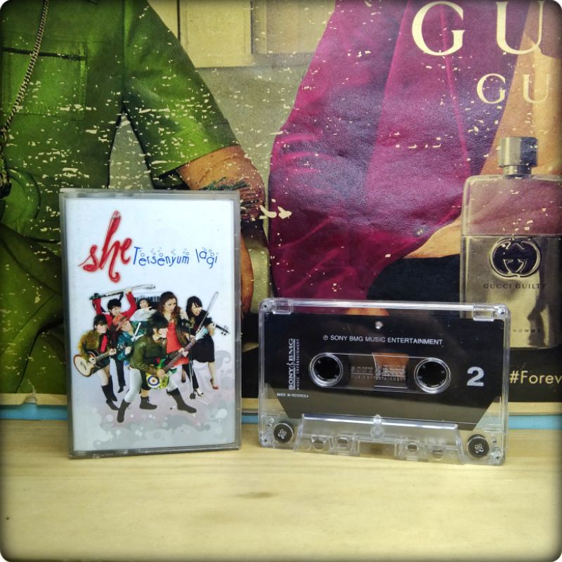 Kaset Pita Original SHE / Tersenyum Lagi