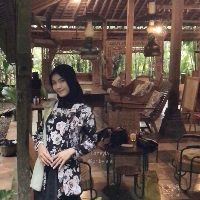 Kutubaru Bunga Mawar Rayon Viscose Kembang Monochrome Seragam Bridesmaids