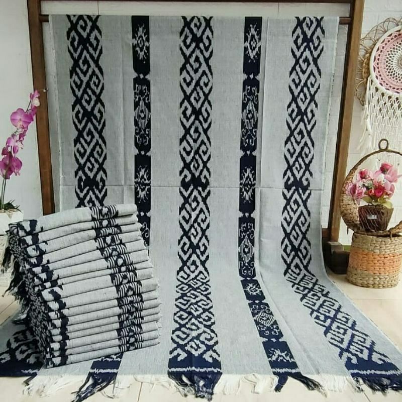 KAIN TENUN BLANGKET- KAIN TENUN ETNIK- KAIN TENUN TROSO- KAIN TENUN MOTIF TORAJA- KAIN TENUN MOTIF N