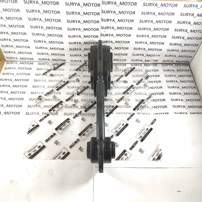 Pangkon Transmisi / Dudukan Transmisi Nissan Juke Asli Thailand Sae