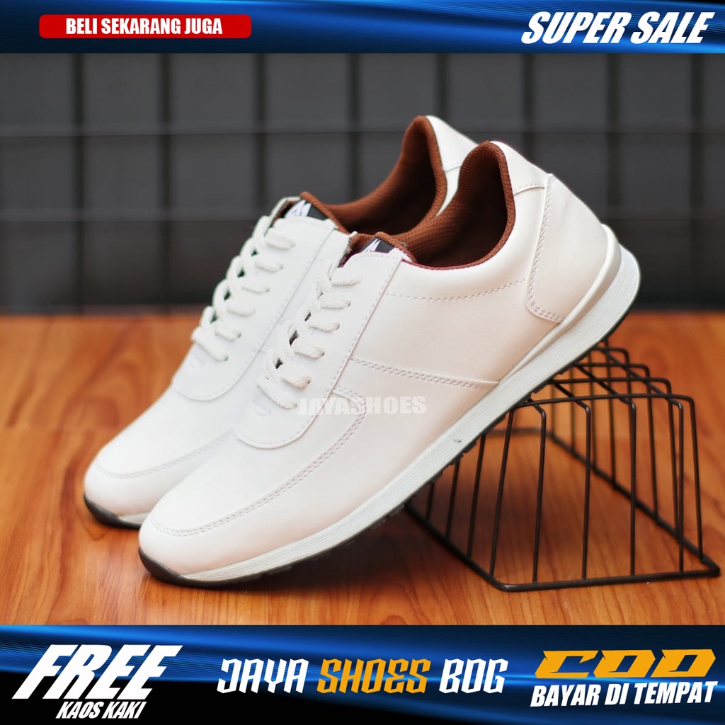 Sepatu Sneakers Putih Sneaker Casual Kasual Pria Cowok Original Branded Kerja Santai Kuliah