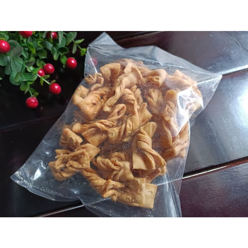 

kue bawang pita / keripik bawang pita