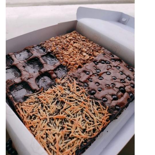 

✩ Big Size - Four Topings Fudgy Brownies ☀