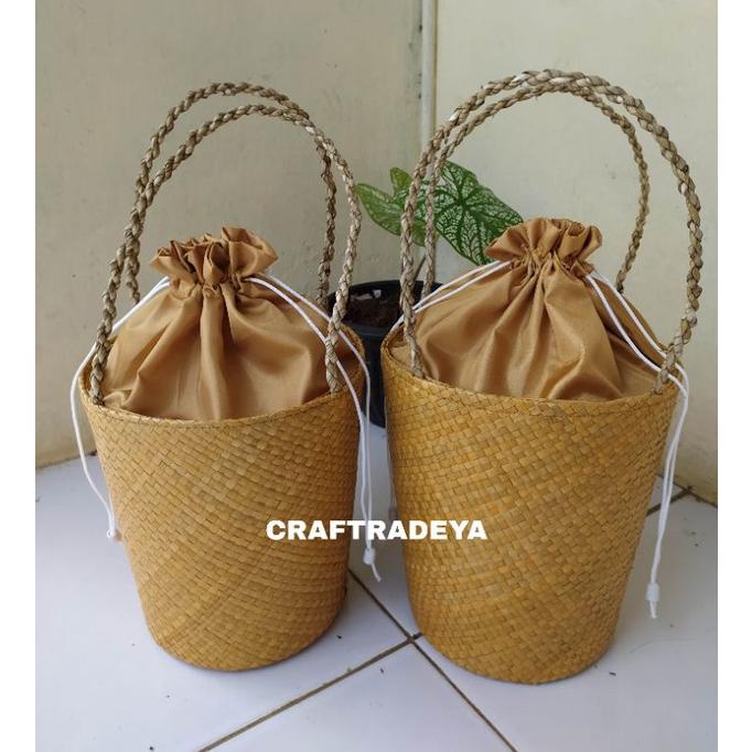 

KERANJANG PARSEL IDULFITRI // TAS HAMPERS TOPLES SOUVENIR TERMURAH .