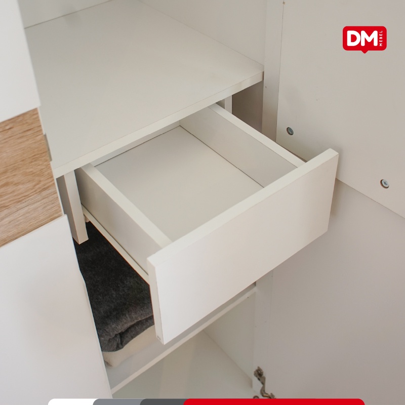 Lemari 3 Pintu Dacia 300 - DM Mebel