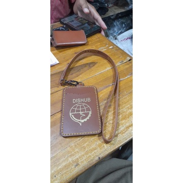 

kalung tempat ID card KEMENHUB warna coklat baha kulit,tempat ID card kemenhub