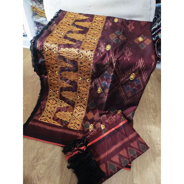 endek selendang tumpal