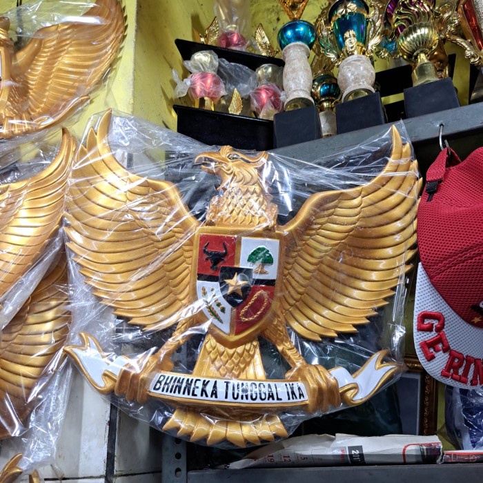 Terlaris Lambang Garuda Pancasila Fiber