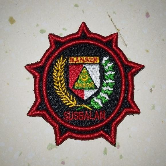 Emblem Susbalan banser borddir timbul