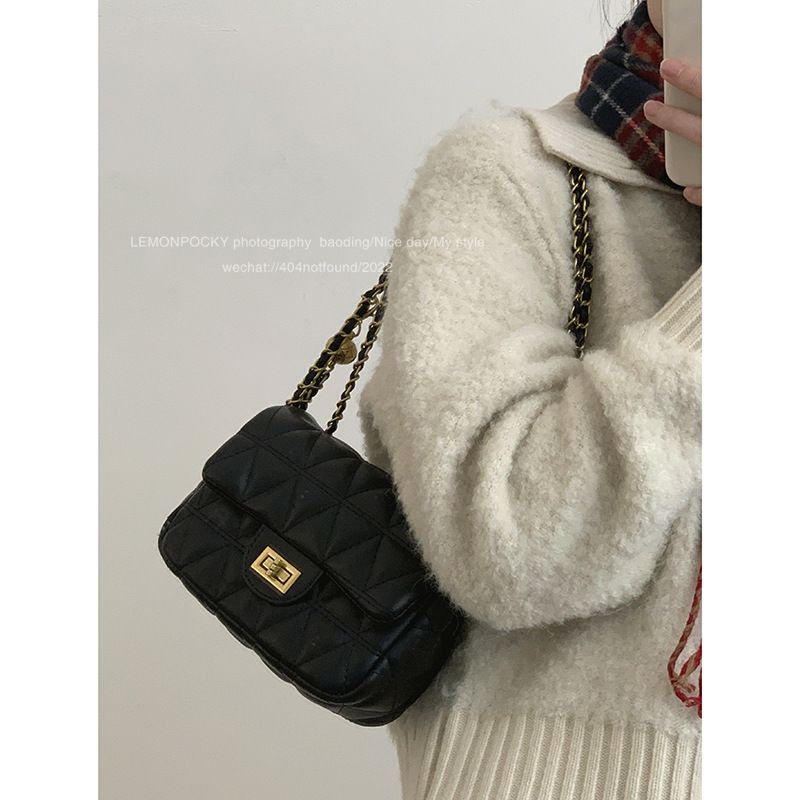 Tas Selempang Kulit Wanita Dompet Hp Cewek Rantai Bag FT66 18 x 12 x 7 cm