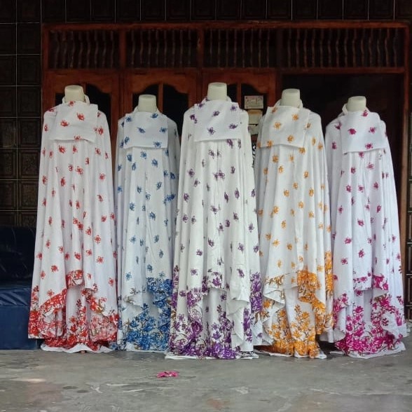 Mukena Promo Bali Katun Rayon Merah, Grosir C5V1 Bahan Adem Perlengkapan Ibadah Aesthetic Polos Moti