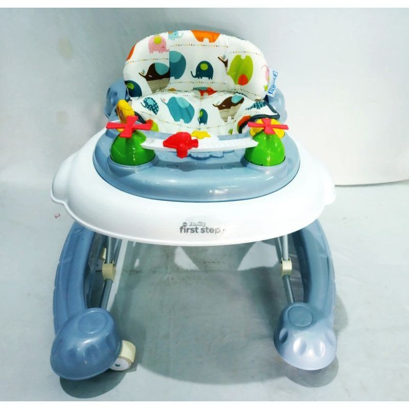 Family FB32366 Baby Walker - Alat Bantu Jalan