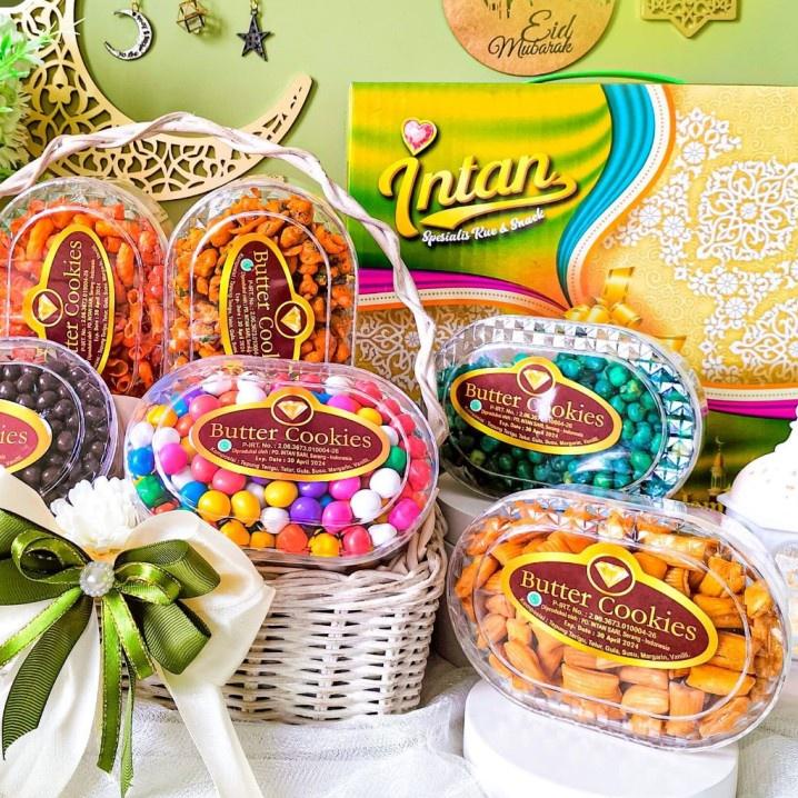 

➱ Paket kue kering Special Lebaran | Parcel Snack Kue Lebaran | Paket Snack Kue Idul Fitri ✲