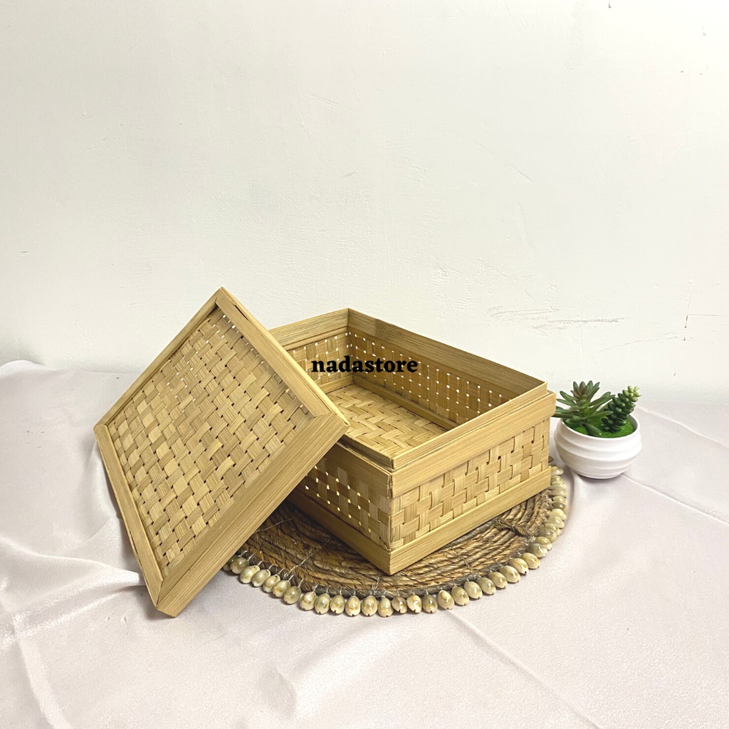 BOX ANYAMAN BAMBU / HAMPERS / KERANJANG TUTUP BAMBU UKURAN 30X20X12 CM