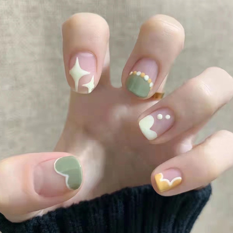 Kuku Palsu dan free lem cair ukuran panjang pendek oval model tempel lepas pasang motif glitter cute glossy aesthetic estetik gradasi doff matte warna nude polos nails cantik lucu gemes anak remaja