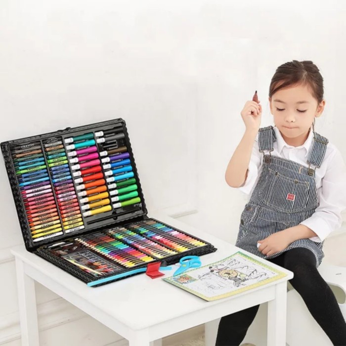 

Alat Lukis Mewarnai Anak Art Set 150 Pcs Crayon Pensil Warna