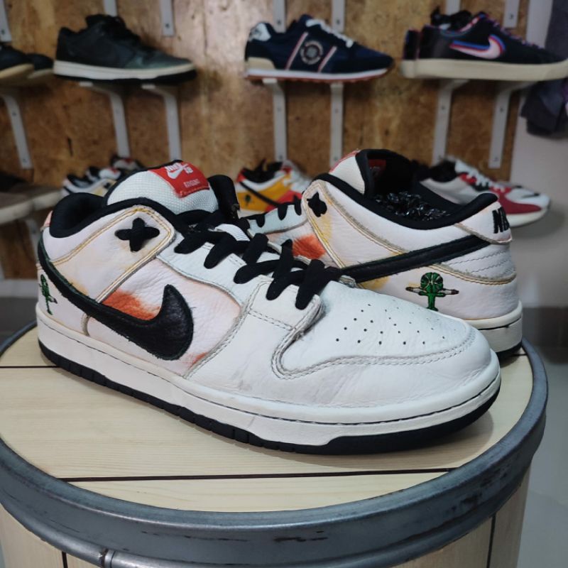 Nike SB Dunk Low Pro QS Roswell Raygun