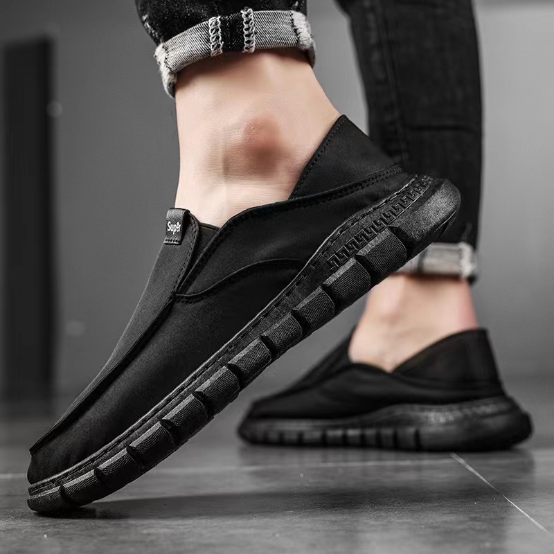 Highland Sepatu Pria Import Hitam Sepatu Slip on Jalan Pria Kasual Antislip Sepatu Olahraga Bisa Model Sandal Selop Santai MC108
