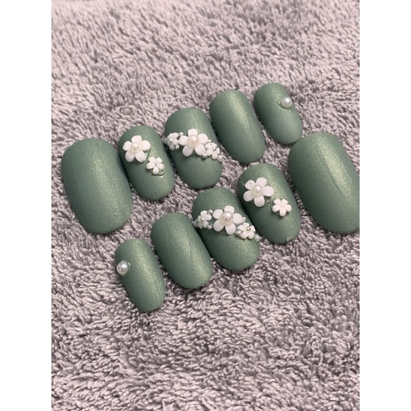 Kuku palsu pernikahan fake nail wedding nail art hijau sage matte