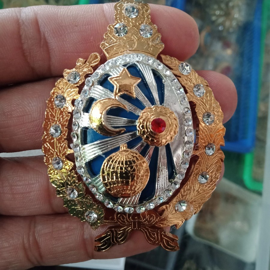Pin Bros Logo Keraton Solo Warna Kombinasi Biru Elegan Mewah