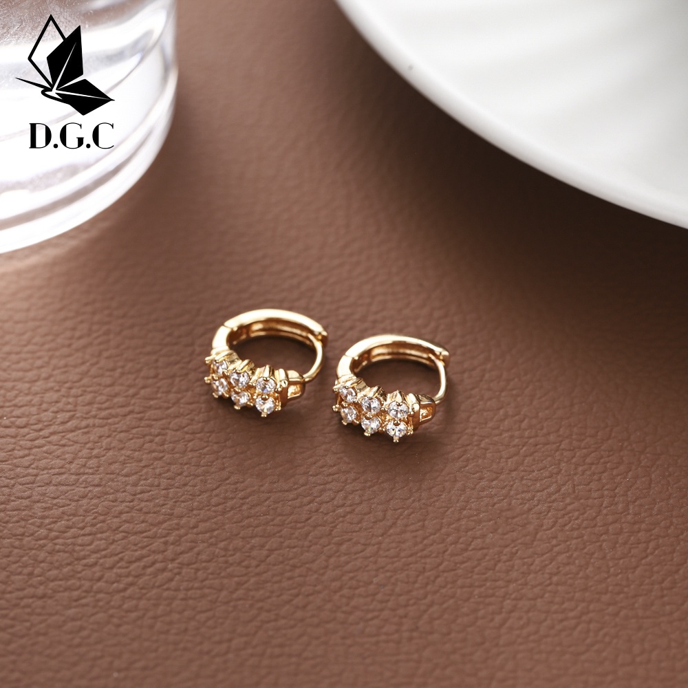 D.G.C✨Anting Titanium Wanita Anti Karat Terbaru 2023 Korea Anting Hoops Emas Berlian Anti Luntur Aksesoris Hijab Perhiasan Anting Dewasa Murah D599