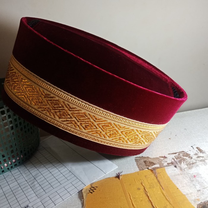 peci songkok betawi merah marun modis - PILIH UKURAN 12 (I1C8) COD Kopiah Terlaris Souvenir Umrah Ta