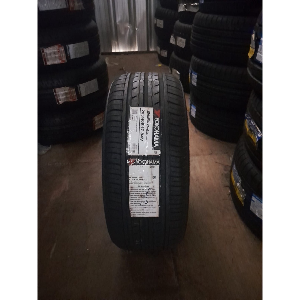 YOKOHAMA BLUEART ES32 205 40 R17 BAN MOBIL IMPORT