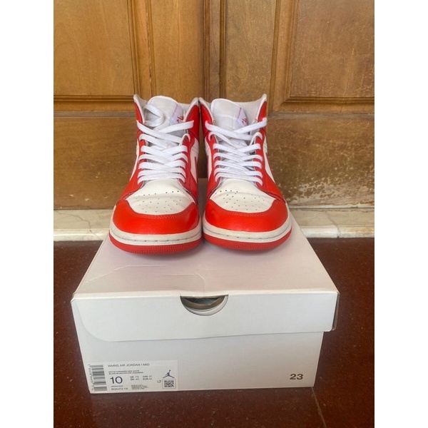 AirJordan1Mid