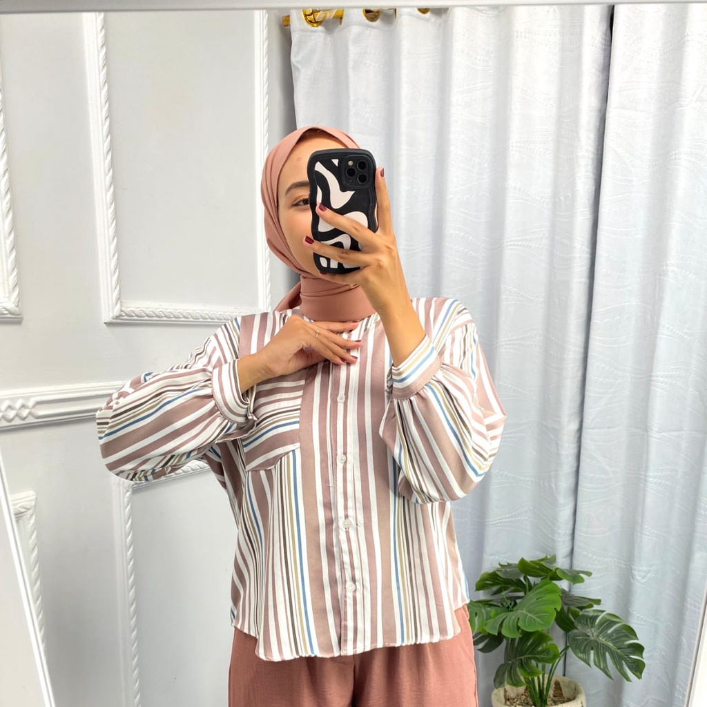 Hazzel Kemeja Syakila Strip Wanita