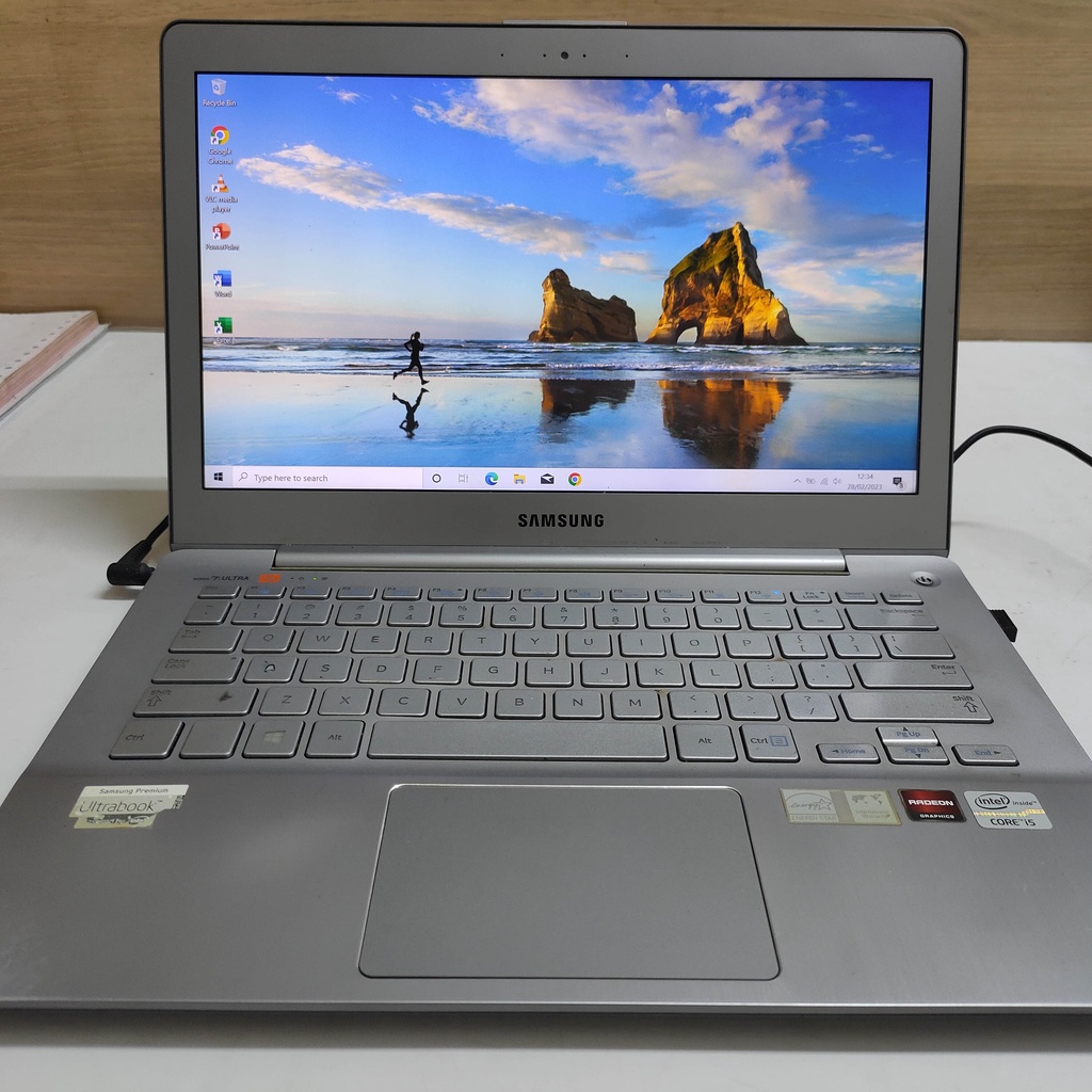 Laptop Murah Samsung Ultrabook 7 13.3 Inch, Core I5, SSD 128 GB, 4 GB