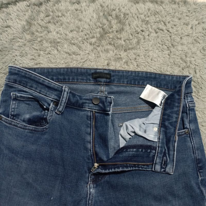 uniqlo jeans selved