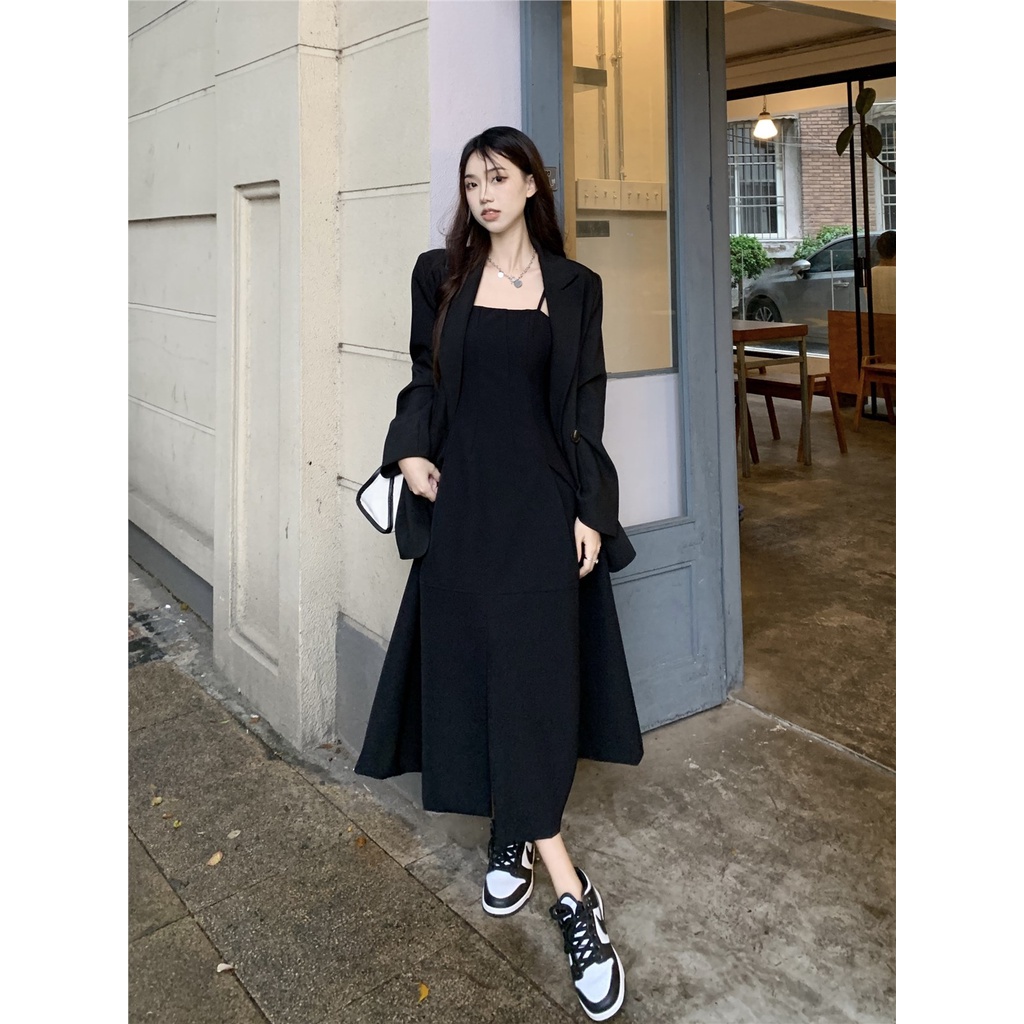 Red Kumikumi Hepburn style black suspender dress women s spring French waist A-line skirt slit skirt