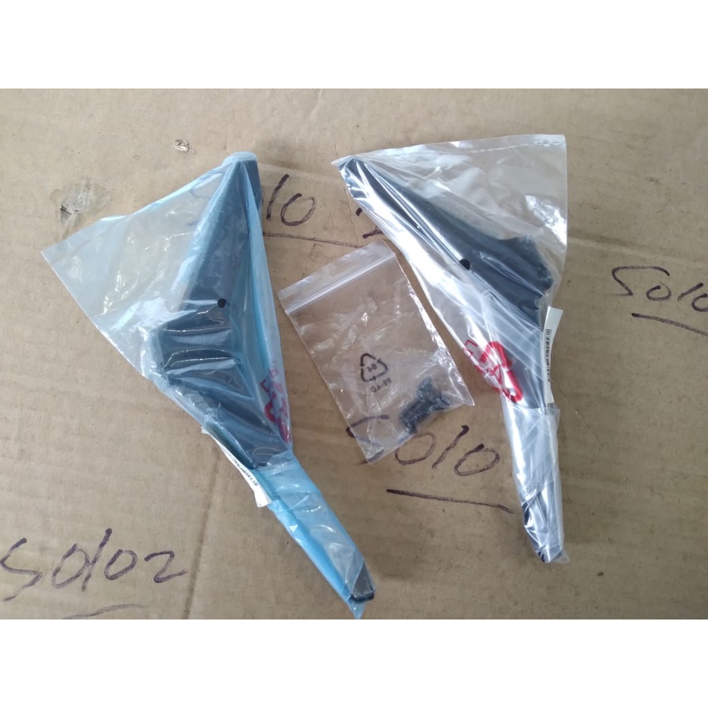 kaki  LED TV COOCAA 42CTC6200 42 INCH smart USB FULL HD HDMI ANDROID TV dudukan di meja stand