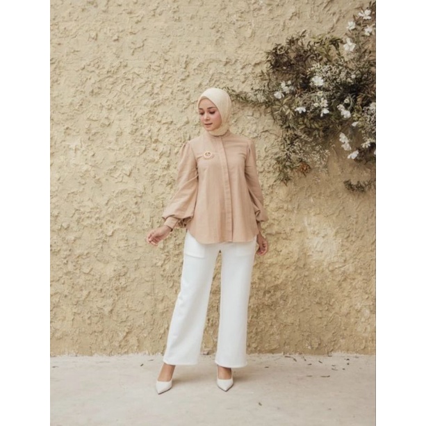 ashley blouse almond wearing klamby preloved