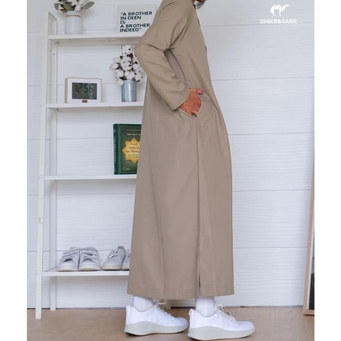 BAJU PRIA DHIKR&SABR JUBAH PRIA LENGAN PANJANG BAJU KOKO PRIA LENGAN PANJANG EL09I09A82L