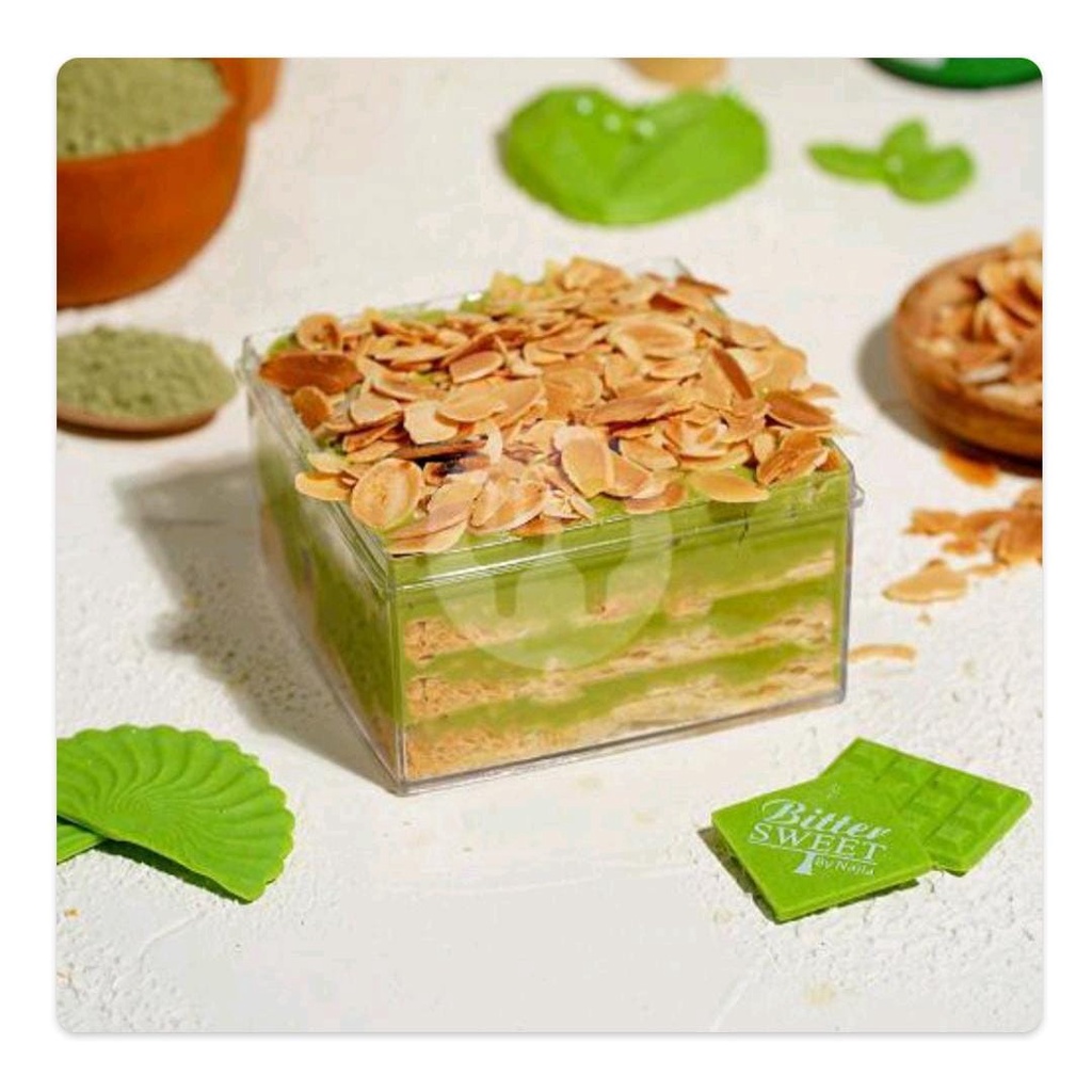 Matcha layer pastry box