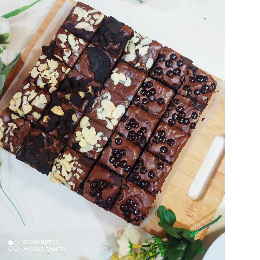 

™ Brownies Bella Brownies FUDGY Panggang Sekat Premium topping Chocochips Almond Oreo II HAMPERS LEBARAN 2022 ❀