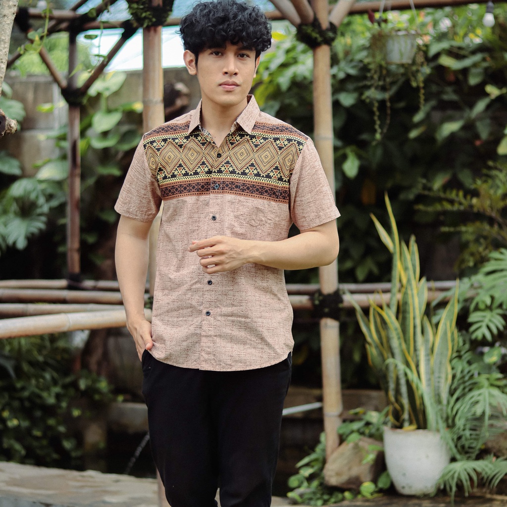 BatikBule Kemeja Batik Slimfit Pendek Motif Casual Warna Coklat &amp; Cream LBL 2032 &amp; 2033