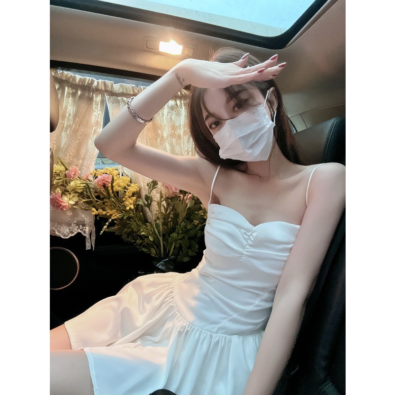 Red kumikumi white sling dress women s spring and summer design sense ceruk temperamen pinggang pelangsing rok pendek lembut