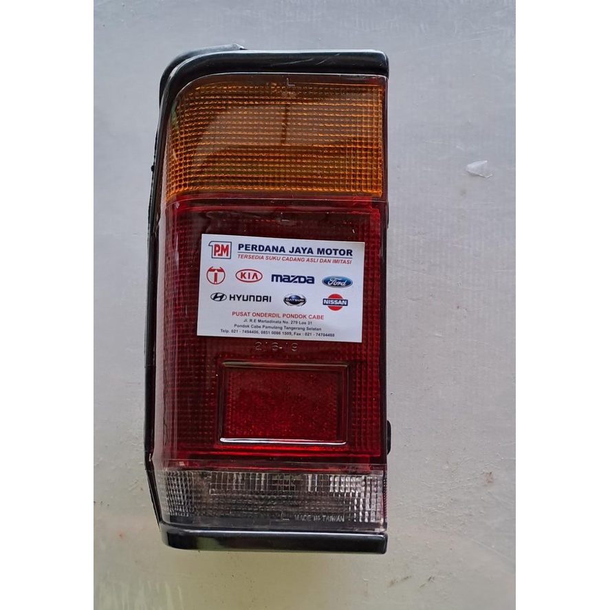 Lampu Belakang Stop Lamp Kiri Mazda E2000