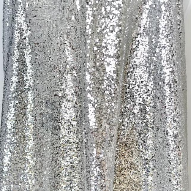 MALL Kain sequin silver tile putih / kain seribu payet / background foto video ala selebgram 