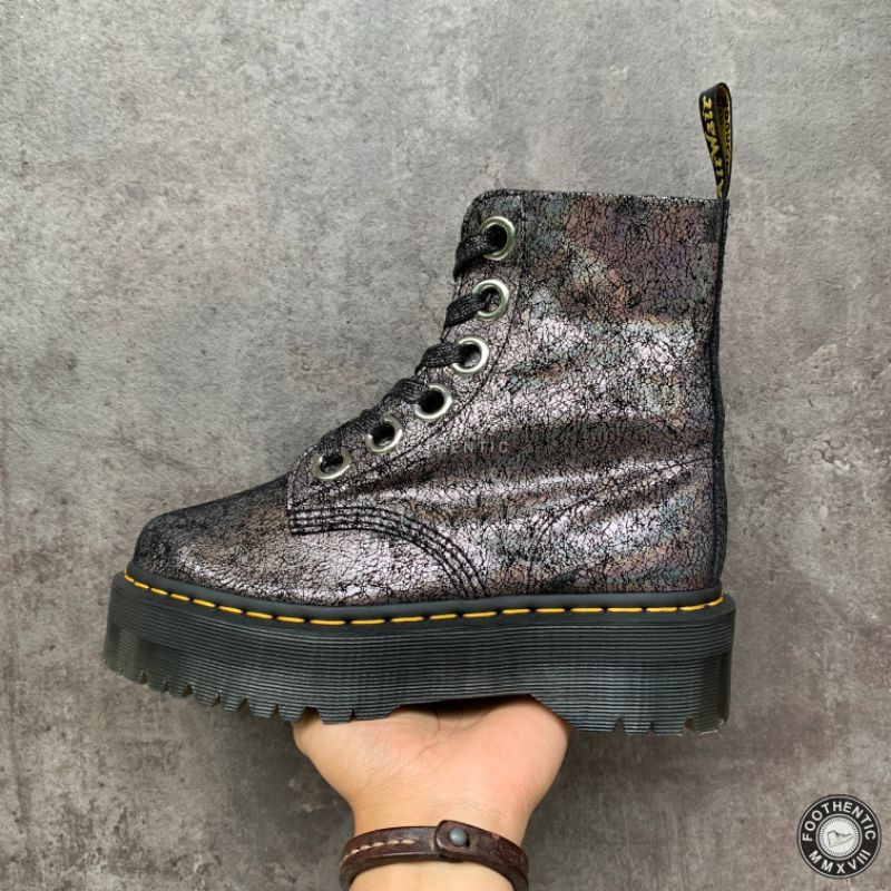 Dr. Martens Molly