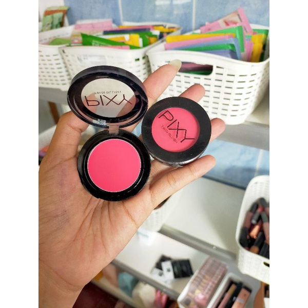 blush on pixy